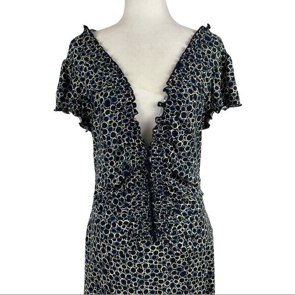 BCBGMAXAZRIA ruffle V Neck Midi Dress - Picture 4 of 12